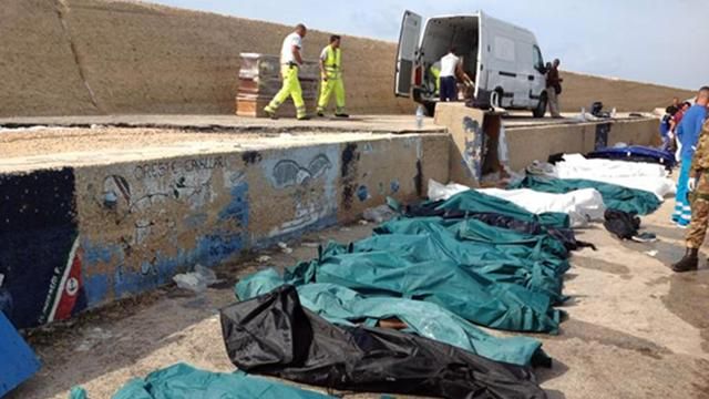 ENNESIMA TRAGEDIA A LAMPEDUSA, CENTINAIA DI MORTI. LUTTO NAZIONALE E CORRIDOIO UMANITARIO NEL MEDITERRANEO