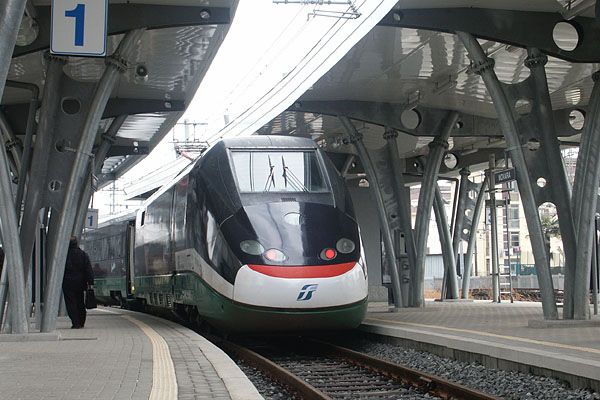 PERCHE’ LA STAZIONE IN LINEA PER L’ALTA VELOCITA’ E’ UNA BUFALA