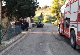 CASTIGLIONE DEL LAGO: CADAVERE CARBONIZZATO DENTRO AUTO IN FIAMME