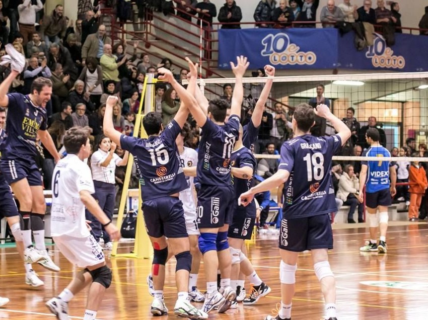 GIORNATA STORICA PER IL VOLLEY CHIUSINO: 3-2 ALLA CAPOLISTA GROTTAZZOLINA