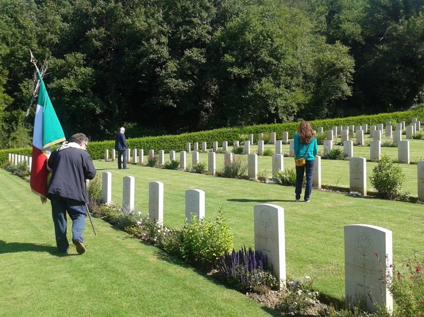 CHIUSI E CASTIGLIONE DEL LAGO: OMAGGIO AI ‘LIBERATORS’ AL CIMITERO DI GUERRA DI ORVIETO