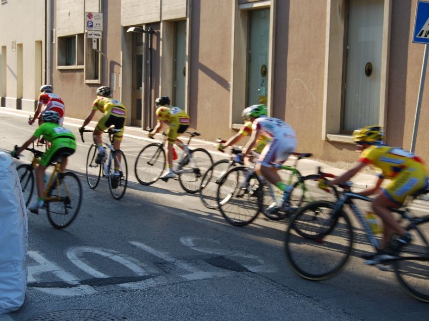 SABATO 25 A CHIUSI SCALO, GIOVANISSIMI CICLISTI IN GARA