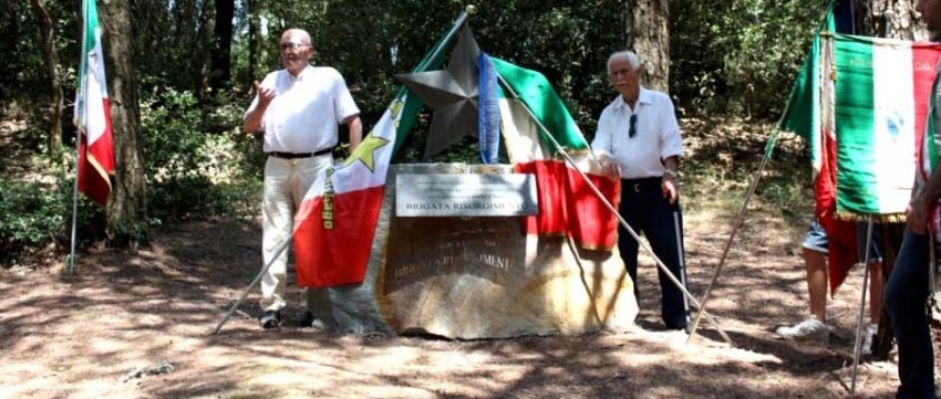 UN CIPPO ALLA MEMORIA DEI PARTIGIANI SULLA CIMA DEL PAUSILLO