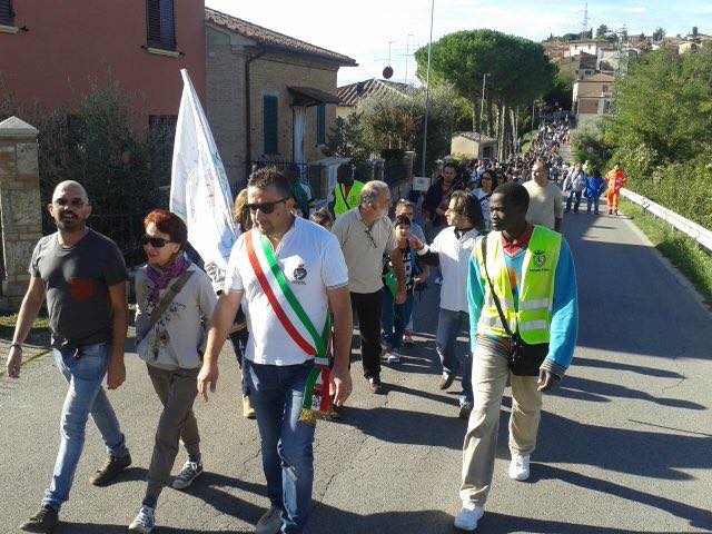 SILVA POMPILI INSIEME A BETTOLINI E MICHELETTI IN TESTA ALLA MARCIA DELLA PACE. LA PRESIDENTE DELLA FONDAZIONE SI CANDIDA A SINDACO O STUDIA DA ASSESSORE?