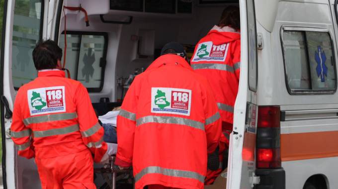 MAGIONE, OPERAIO 65ENNE MUORE SCHIACCIATO DA UN ALBERO