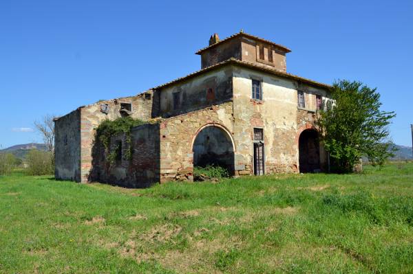 DIECI COMUNI E LA REGIONE TOSCANA: “SALVIAMO LE LEOPOLDINE DELLA VALDICHIANA”. MA IL TORRIONE DELLA FILA SARA’ SALVATO?