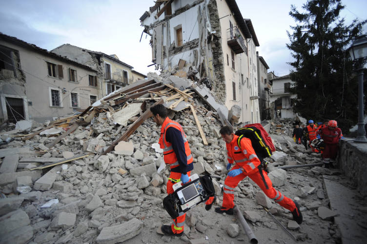 TERREMOTO: LA CORSA DELLA SOLIDARIETA’. TANTE INIZIATIVE A CHIUSI E NELLA ZONA