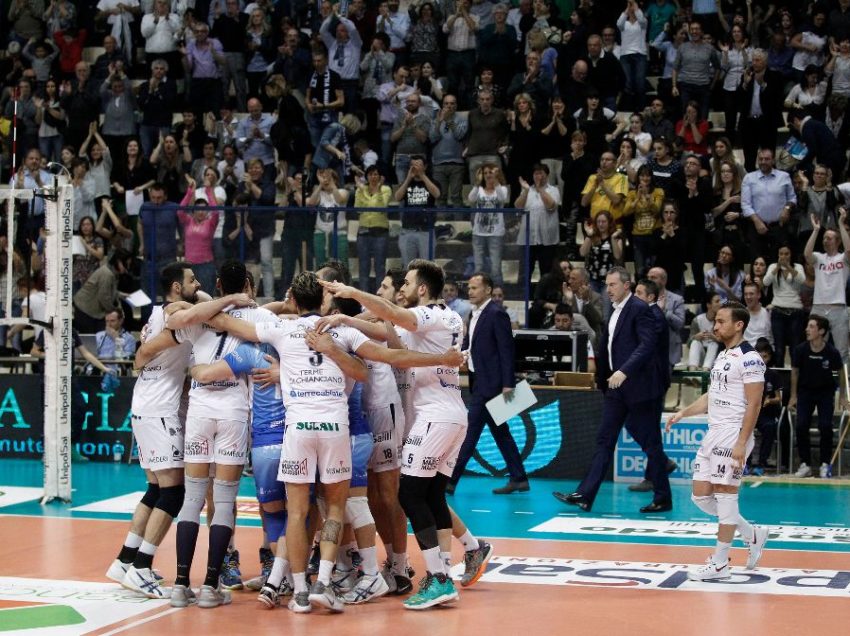 VOLLEY, SEMIFINALE SIENA-SPOLETO: BUONA LA PRIMA PER LA EMMA VILLAS