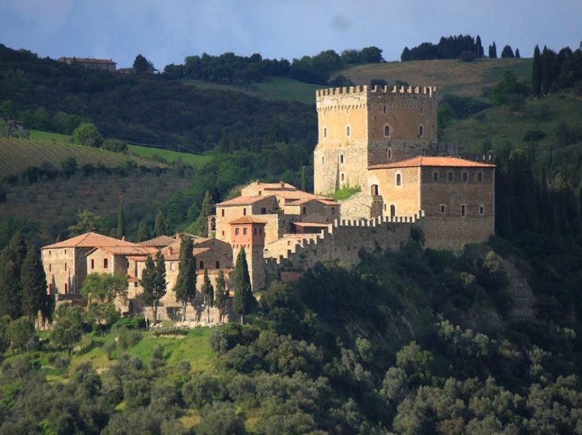 RIPA D’ORCIA, VINCE IL COMITATO: LA STRADA E’ PUBBLICA E DEVE STARE APERTA