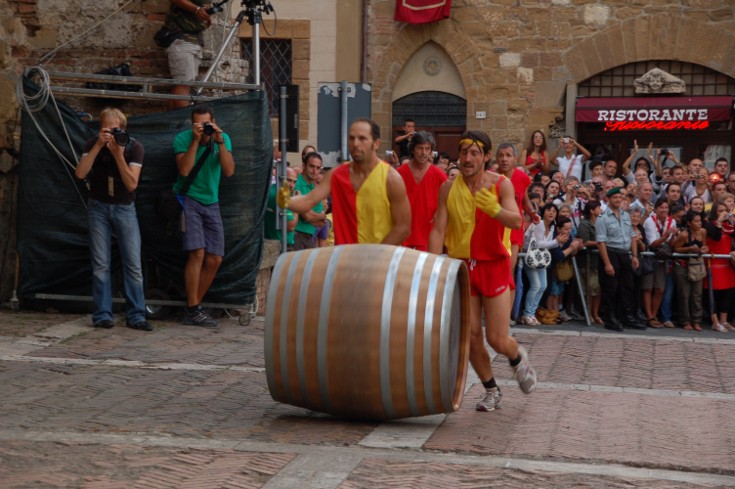 MONTEPULCIANO, TROVATO MORTO LORENZO MARTIRE, IL RECORDMAN DEL BRAVIO DELLE BOTTI: 8 VITTORIE CONSECUTIVE DAL 2002 AL 2009.