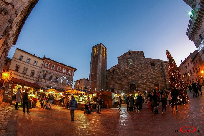 MONTEPULCIANO: TROPPI TURISTI. E’ UN BENE O UN MALE?