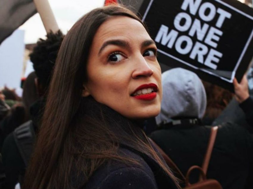 ALEXANDRIA OCASIO CORTEZ, DAGLI USA UN MESSAGGIO ALLA SINISTRA: ECCO DA DOVE E COME RIPARTIRE