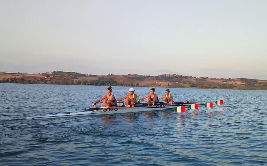 CANOTTAGGIO:  ATLETA E COACH DELLA “D’ALOJA” DI CHIUSI ALLA COUPE DE LA JEUNESSE A CORK IN IRLANDA CON LA MAGLIA AZZURRA