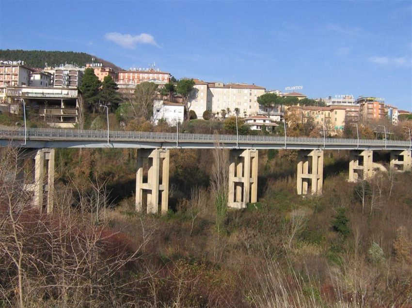 CHIANCIANO, CHIUSO IL VIADOTTO “RIBUSSOLAIA”: PRESENTA CRITICITA’. DA VERIFICARE ANCHE IL CAVALCAFERROVIA DI CHIUSI