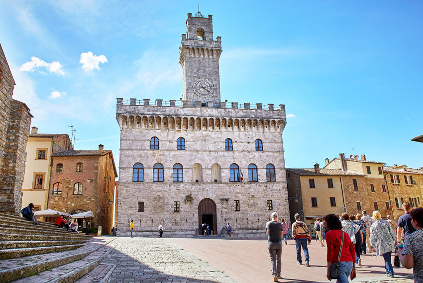 TURISTI A GO-GO, DECINE DI LOCALI: IL SECONDO RINASCIMENTO DI MONTEPULCIANO, UNA PERLA CHE TORNA A BRILLARE