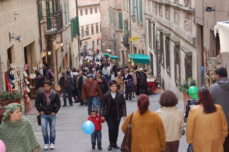 CENTRI ABITATI SENZA AUTO, UNA SCOMMESSA CHE FUNZIONA. CI SONO LE PROVE…