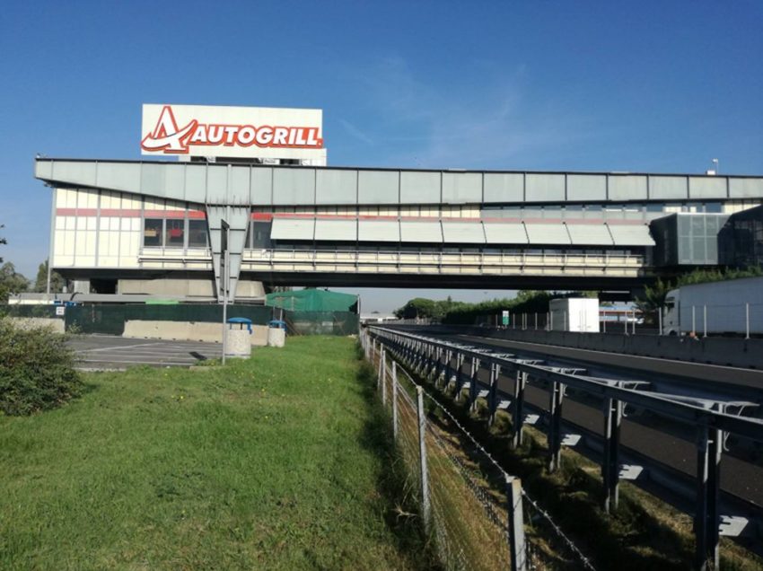 PROBLEMI STRUTTURALI, CHIUSO L’AUTOGRILL DI MONTEPULCIANO SULLA A1.  L’AUTOSTRADA PER ORA RIMANE APERTA…