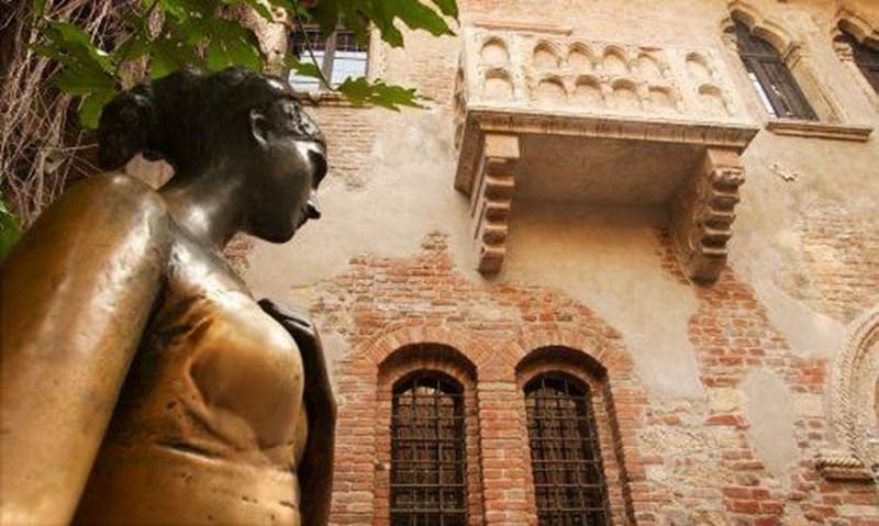 SALDATURA TRA ULTRACATTOLICI E ULTRADESTRA: VERONA LABORATORIO POLITICO DEL “PROGETTO BANNON”? E SE ANCHE PAPA FRANCESCO SCIVOLA NELL’OSCURANTISMO…