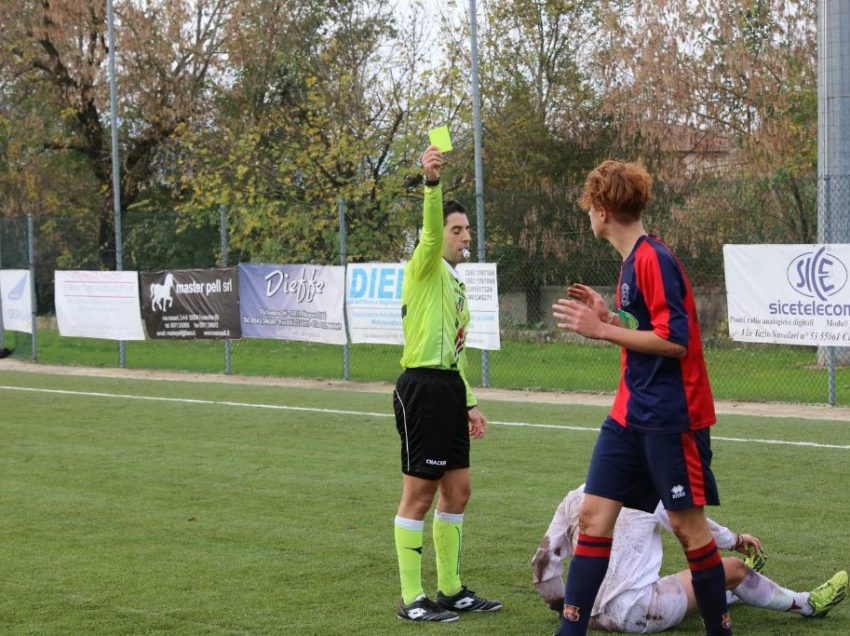 ARBITRO AGGREDITO, GIUDICE SPORTIVO DURISSIMO: BARALDO (PIAZZE) SQUALIFICATO FINO AL GENNAIO 2021