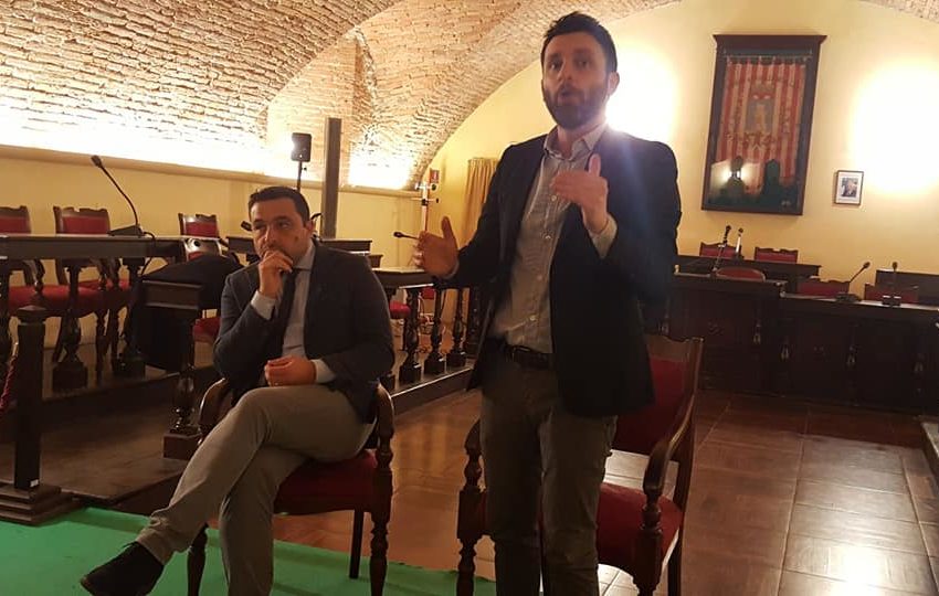 PRIMARIE PD A CASTIGLIONE DEL LAGO, A FIANCO DI BURICO SCENDE IN CAMPO BETTOLLINI.  CHE LUNEDI’ 28 PRESENTA IL RESOCONTO DI META’ MANDATO