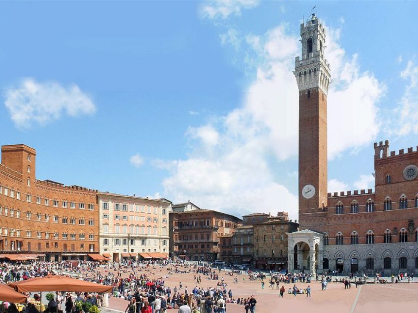 SIENA, MANI (KAZAKE) SULLA CITTA’. E SU PIAZZA DEL CAMPO. DO YOU REMEMBER SALVATORE CAIATA?