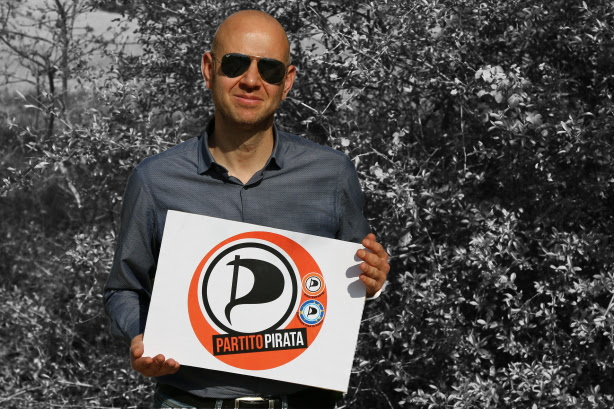 I PIRATI ALLE ELEZIONI EUROPEE. NELLA CIRCOSCRIZIONE CENTRO IN LISTA L’EX 5 STELLE SENESE MICHELE PINASSI