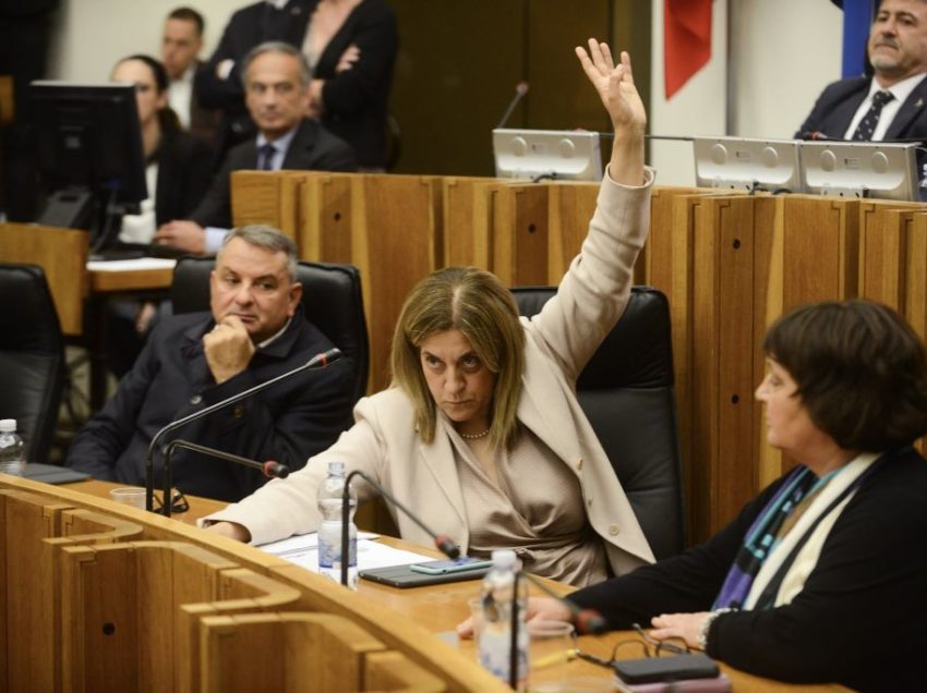 UMBRIA, IL VOTO DELLA VERGOGNA: CATIUSCIA MARINI E I SUOI CONSIGLIERI “SUICIDANO” IL PD E IL CENTRO SINISTRA