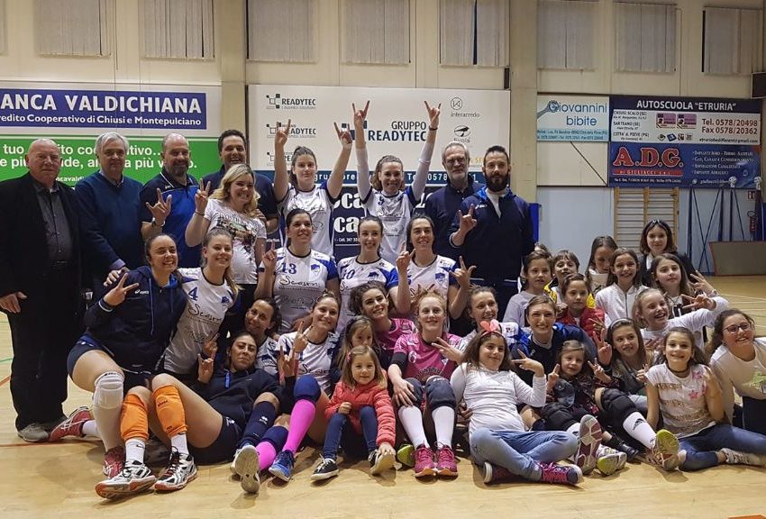 VOLLEY, CHIUSI FESTEGGIA: LA VALANGA ROSA CONQUISTA LA SERIE B!