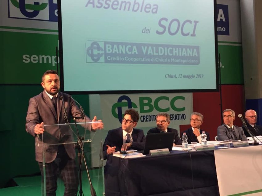 L’ASSEMBLEA DEI SOCI DI BANCA VALDICHIANA:  PICCOLE SCOSSE E PASSI AVANTI VERSO UNA BANCA DIFFERENTE