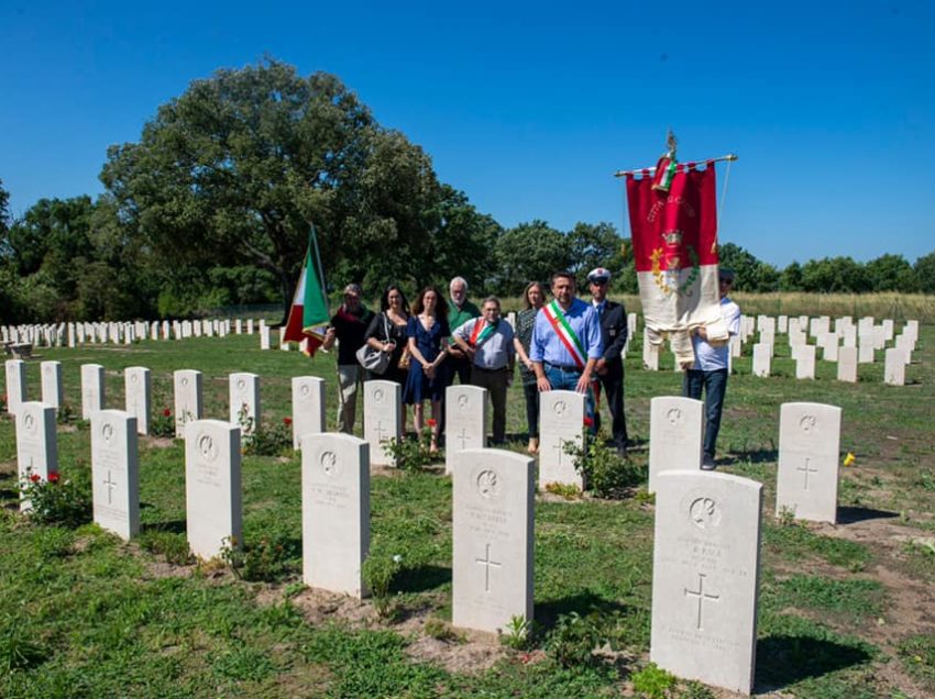 CHIUSI, LA VISITA AL CIMITERO DI GUERRA DI BOLSENA: ONORE AI LIBERATORS! PECCATO PER LE ASSENZE…