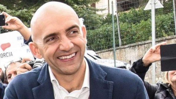 UMBRIA, IL CANDIDATO DELLA SINISTRA CHE VIENE DALLA DESTRA. IL POPOLO PD SI INTERROGA…