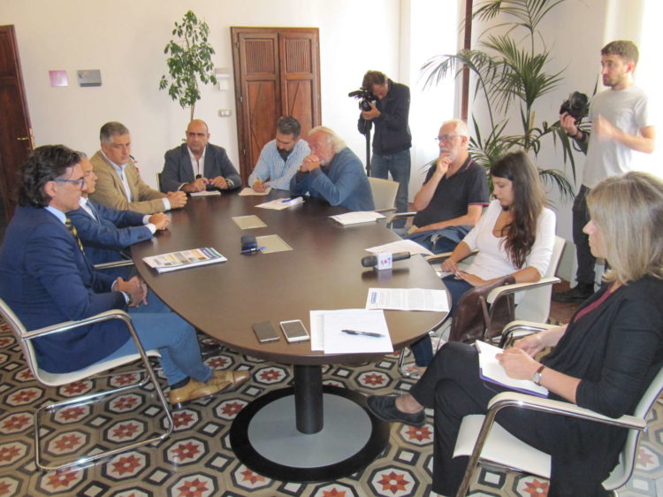 BANCA VALDICHIANA: IL NUOVO MANAGEMENT LANCIA UN PIANO DI RIAVVICINAMENTO AI SOCI. E PRESTO ANCHE UNA CONFERENZA ECONOMICA TERRITORIALE