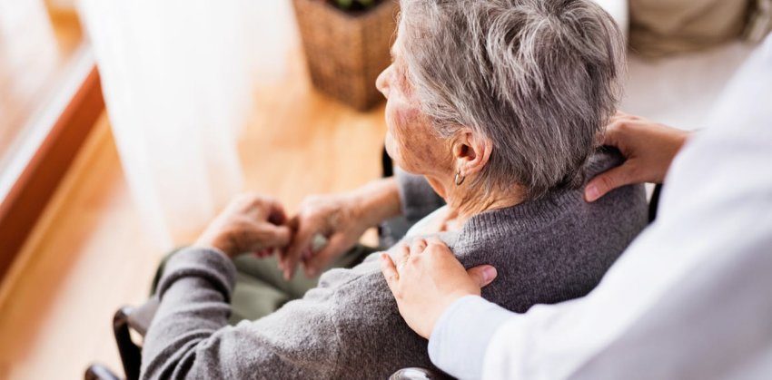 I “CAREGIVER”: L’IMPORTANZA DI DARE UNA MANO FACENDOSI CARICO DELLA CROCE ALTRUI