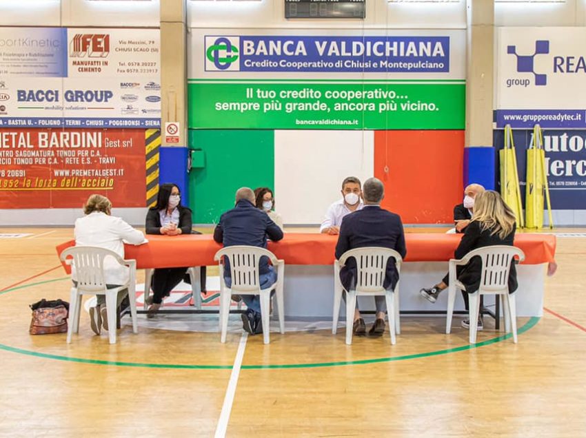 CHIUSI, DAL 1 GIUGNO AL 31 DICEMBRE CENTRO VACCINALE TERRITORIALE AL PALASPORT DI POGGIO GALLINA. GARE SPORTIVE AL ‘PALAPANIA’