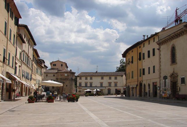 SABATO 19 A CETONA PRESENTAZIONE DI “VOCE DEL VERBO TRADIRE”. LA RECENSIONE AL LIBRO DE L’ARALDO POLIZIANO