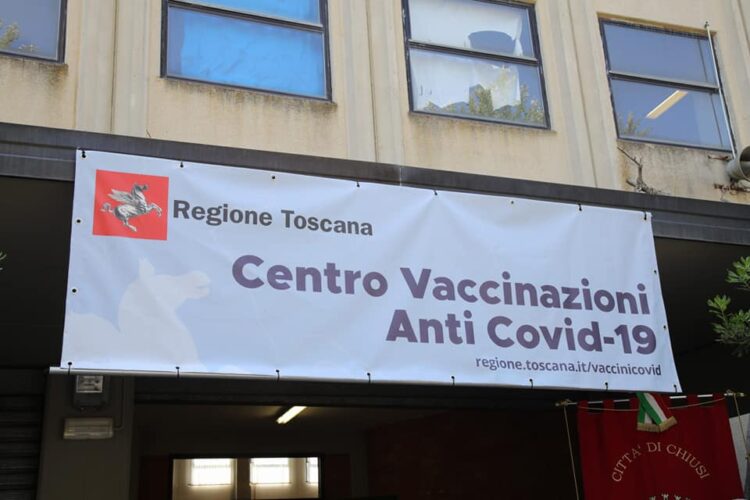 ASL TOSCANA SUD EST, VACCINATO L’80% DELLA POPOLAZIONE. GIANI: GIRO DI VITE SUI NO-VAX