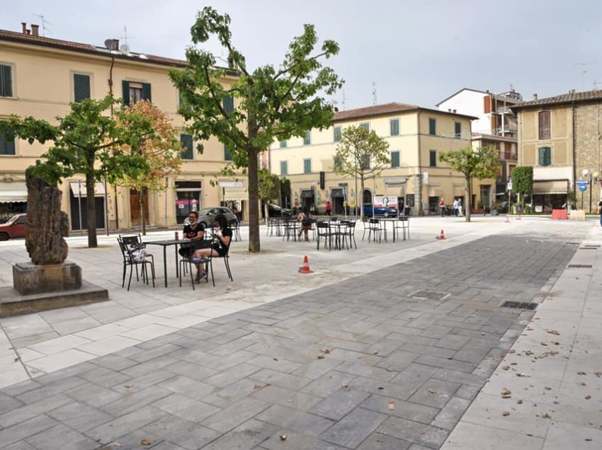 CHIUSI SCALO, MOSTRA FOTOGRAFICA, PRESENTAZIONE DI UN LIBRO E SBOTTEGANDO: LA NUOVA PIAZZA GARIBALDI COMINCIA A PULSARE