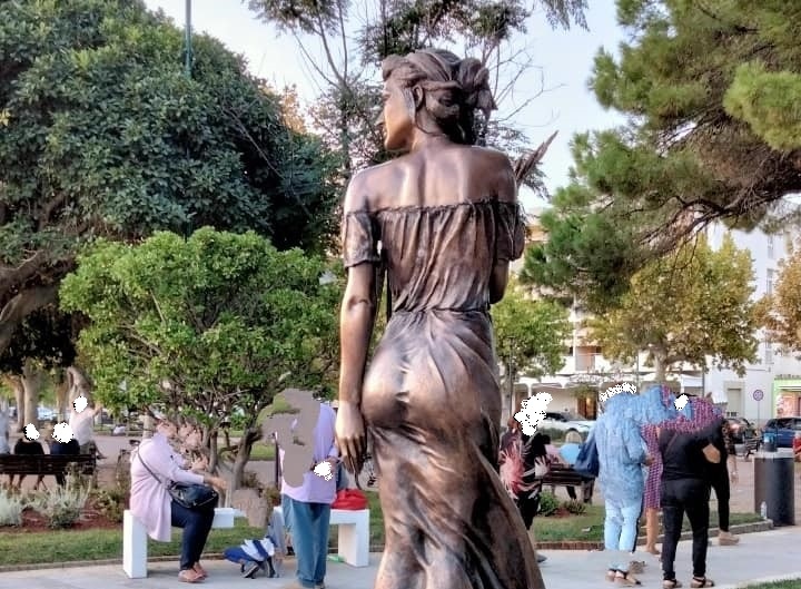 LA SPIGOLATRICE DESNUDA: IL PROBLEMA E’ IL CULO DI UNA STATUA O COME CI HANNO RACCONTATO LA STORIA?