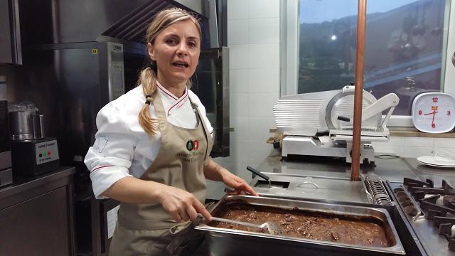 E’ DI CHIUSI IL MIGLIOR OSTE D’ITALIA: TIZIANA TACCHI PREMIATA DA SLOW FOOD A MILANO