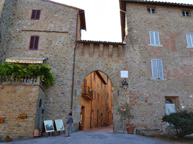 PACIANO, INDIVIDUATO L’AUTORE DEL GESTO VANDALICO CHE AD OTTOBRE DANNEGGIO’ 40 AUTO