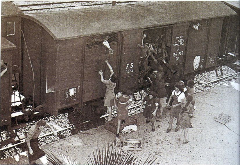 GIORNATA DELLA MEMORIA: CHIUSI, QUEI FERROVIERI CHE LIBERAVANO I DEPORTATI DAI VAGONI PIOMBATI