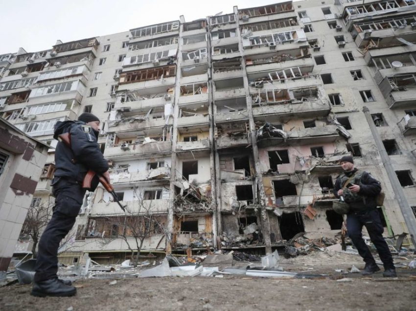 L’IMPRENDITORE CHIUSINO A KIEV: “SITUAZIONE DRAMMATICA, LA MORSA SI STRINGE, LA GENTE SI ARMA E PREPARA MOLOTOV”