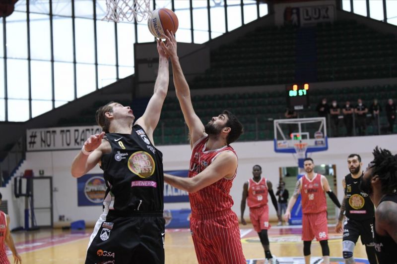 BASKET: LA SAN GIOBBE CHIUSI ESCE DALLA COPPA ITALIA, MA A TESTA ALTISSIMA