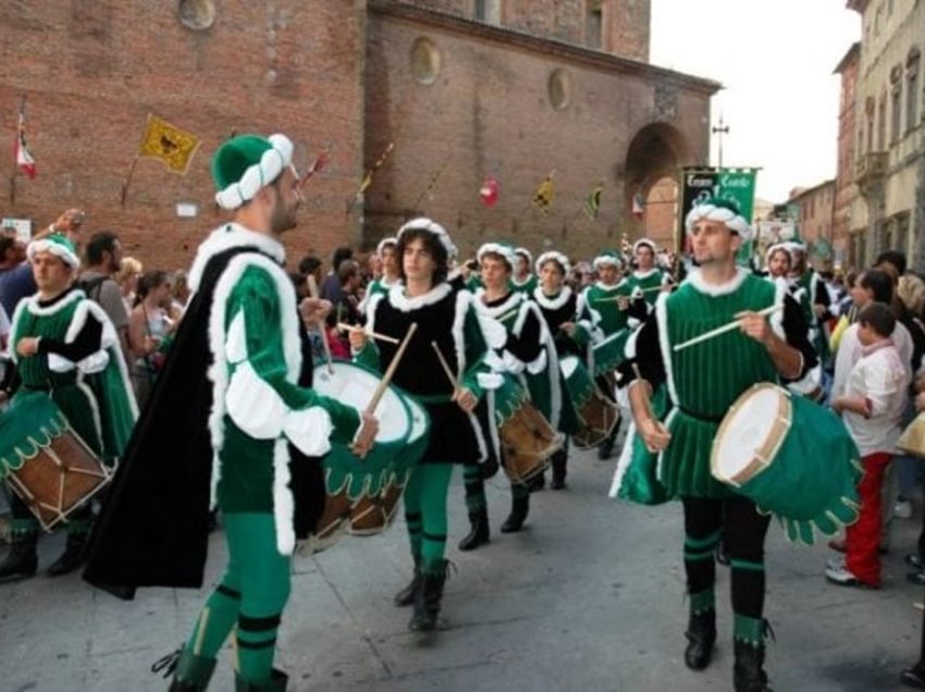 CITTA’ DELLA PIEVE: FURTO NELLA CHIESA DI SAN PIETRO, RUBATE ATTREZZATURE DEI TAMBURINI DEL CASTELLO. I NEROVERDI MINACCIANO DI NON PARTECIPARE AL PALIO