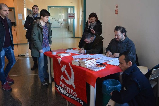 CHIUSI, SE IL VANDALO E’ UN DIRIGENTE DI PARTITO… STAVOLTA A SPIEGARE TOCCA AL PARTITO COMUNISTA