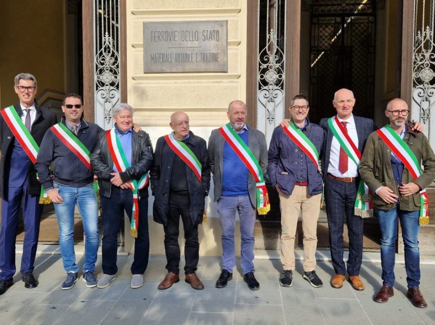 7 SINDACI SENESI A FIRENZE, RICHIESTE GIUSTE AL GRUPPO FS. MA NON RIESCONO A DIRE NO ALLA STAZIONE IN LINEA