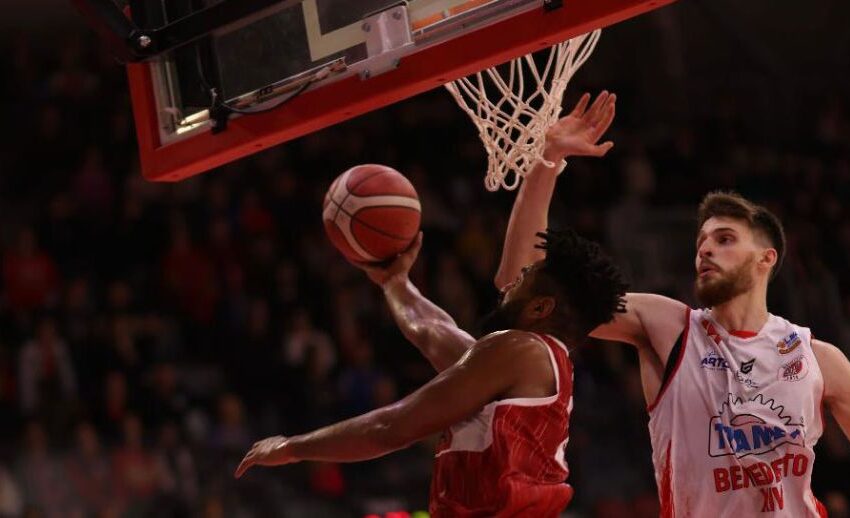 BELLA SAN GIOBBE, MA VINCE CENTO. DOMENICA ALTRA TRASFERTA A UDINE, POI FORTITUDO BOLOGNA IN CASA. CHIUSI NEL GRANDE BASKET