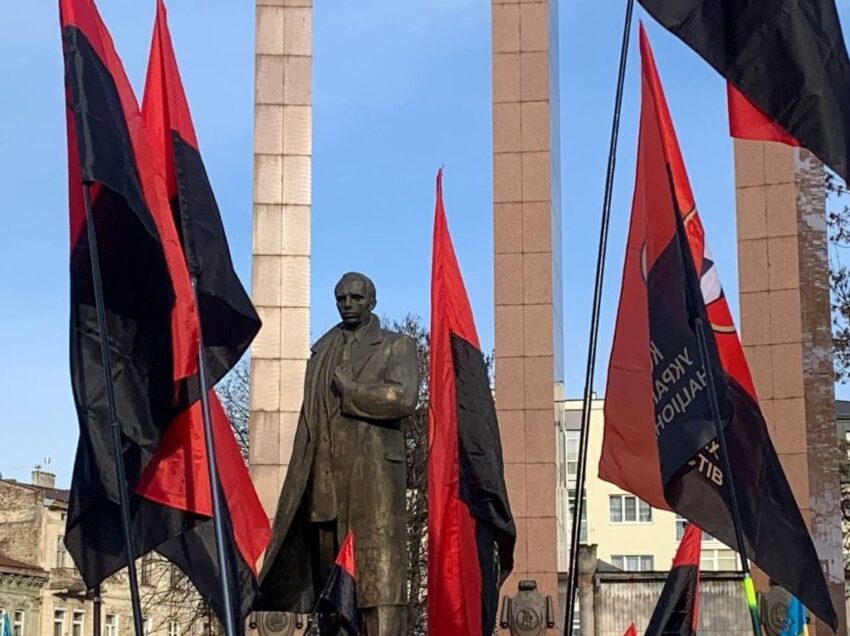 CAPODANNO DI CELEBRAZIONI PER IL NAZISTA BANDERA IN UCRAINA. VA TUTTO BENE?