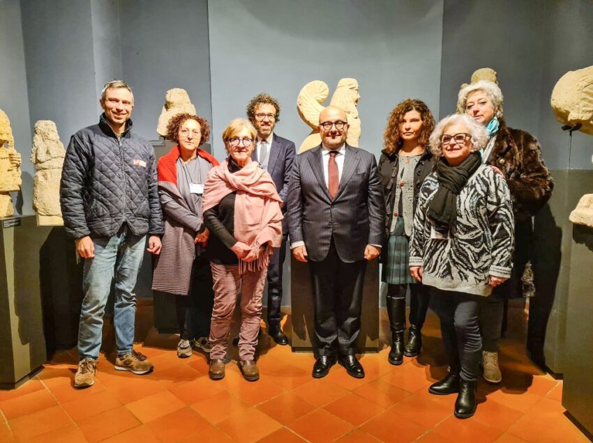 SANGIULIANO IN VISITA AL MUSEO NAZIONALE DI CHIUSI. “MINISTRO LE TOMBE ETRUSCHE CHIUSE AL PUBBLICO SONO UNO SCANDALO, FACCIA QUALCOSA!”