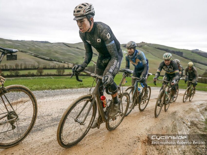 SIGNORE E SIGNORI IL GRANDE CICLISMO: LA “STRADE BIANCHE”, CLASSICA DEL NORD IN TERRA DI SIENA E TIRRENO-ADRIATICO IN 4 GIORNI